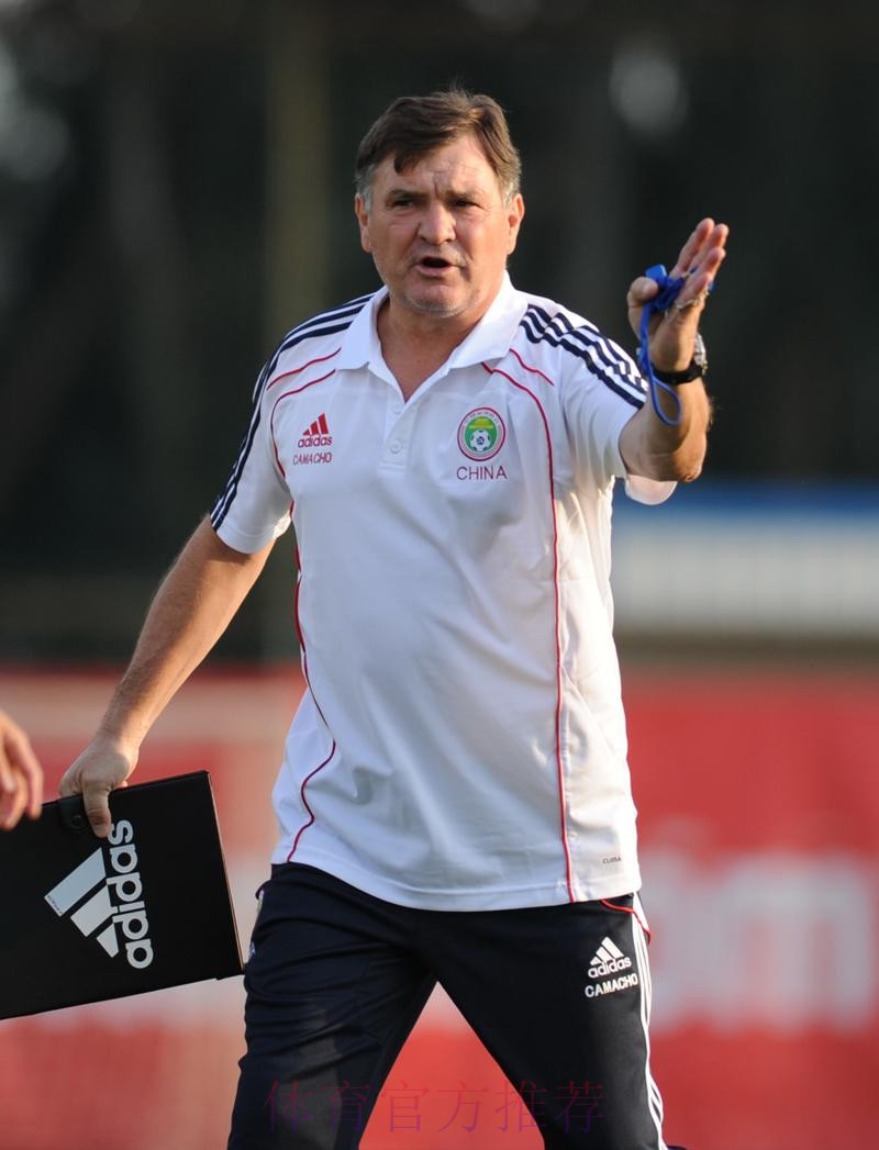 国足走进北京现代顺义工厂 卡马乔庆贺58岁生日 国足走进北京现代顺义工厂 卡马乔庆贺58岁生日